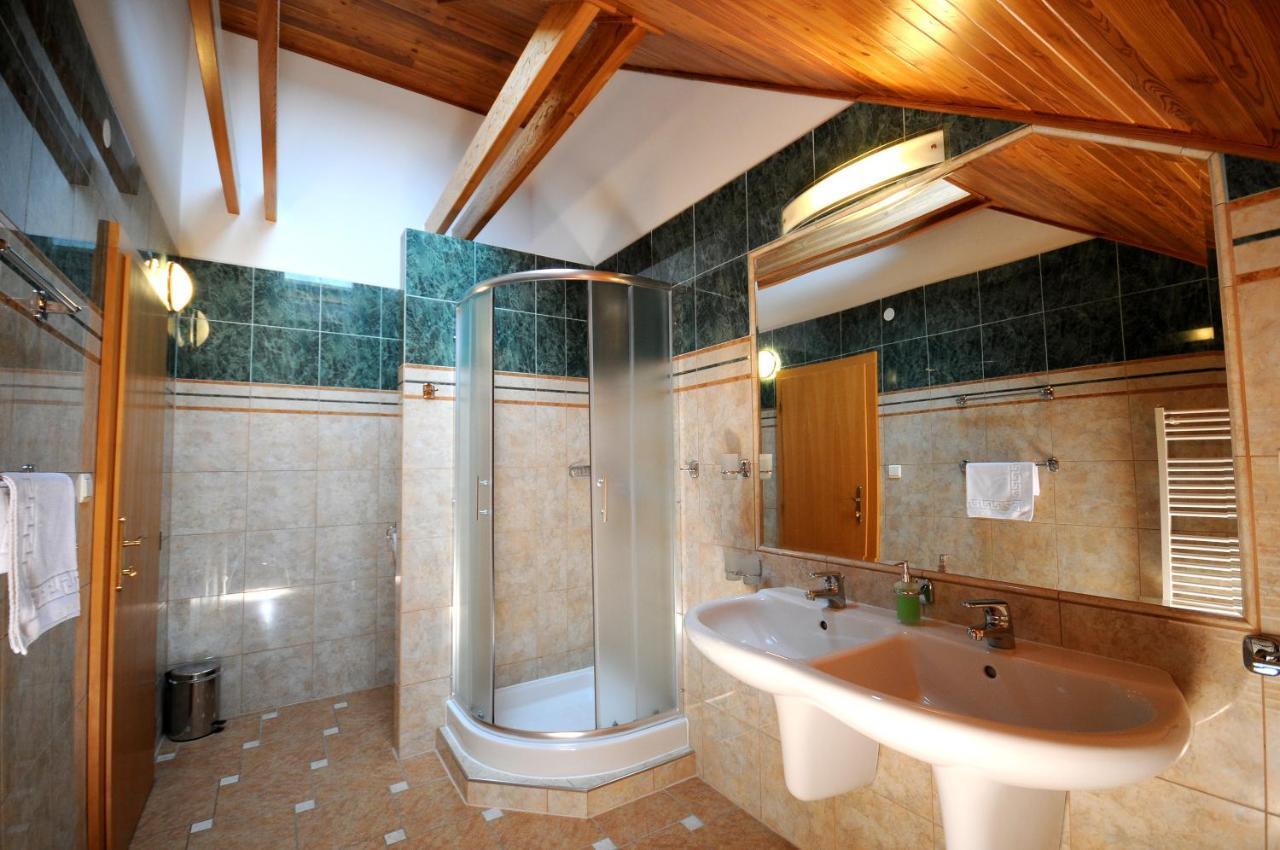 Penzion Adika Mýto pod Ďumbierom Extérieur photo