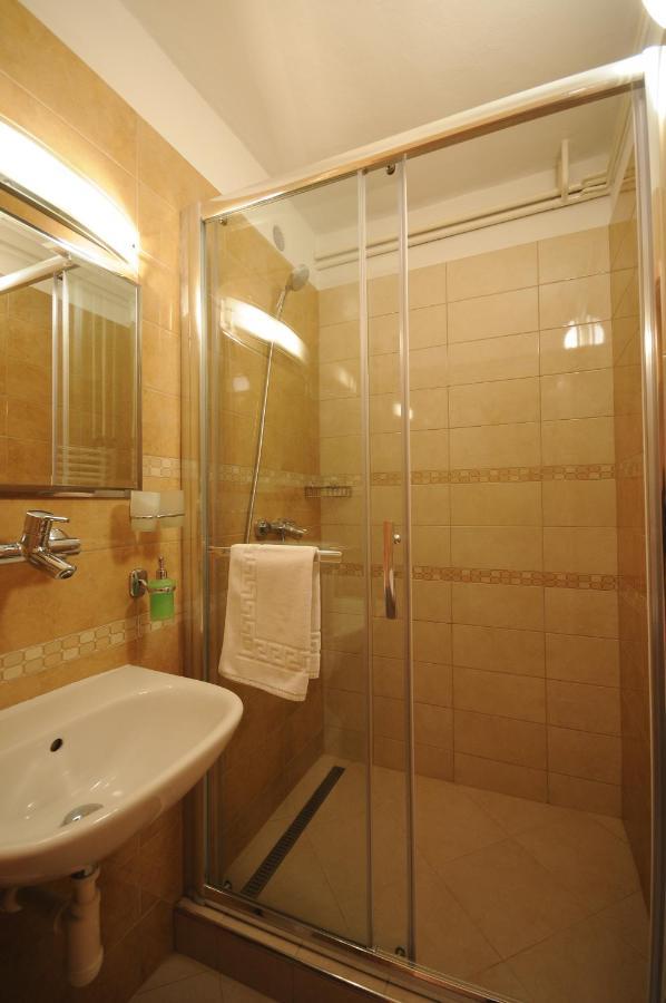 Penzion Adika Mýto pod Ďumbierom Extérieur photo